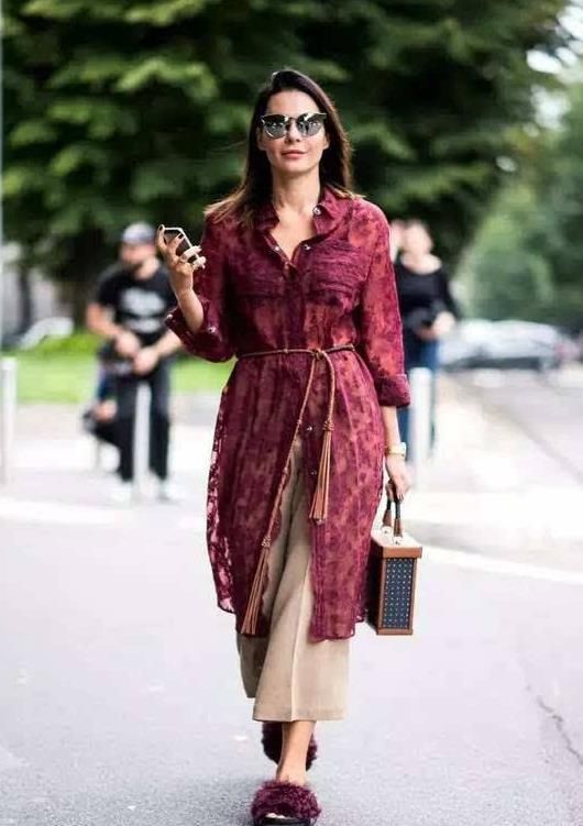 舒适|最近火了一种穿搭，叫“阔腿裤+拖鞋”，舒适自在，时髦精都在穿