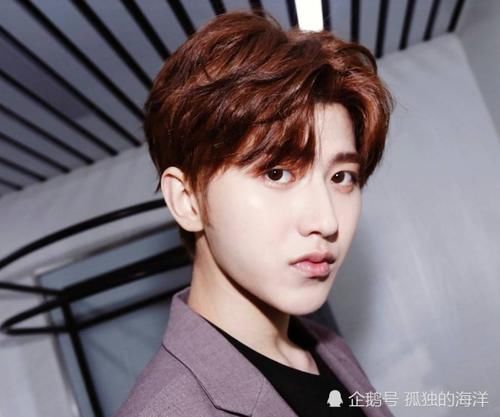 们两|蔡徐坤朱正廷重逢时,谁听到JonyJ说了啥只有大厂女孩才懂