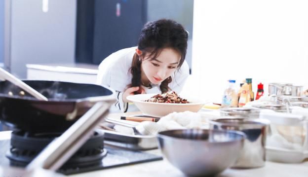  情况下|原来《中餐厅》是这样拍出来的，人墙前面和各大角落全都是摄影师