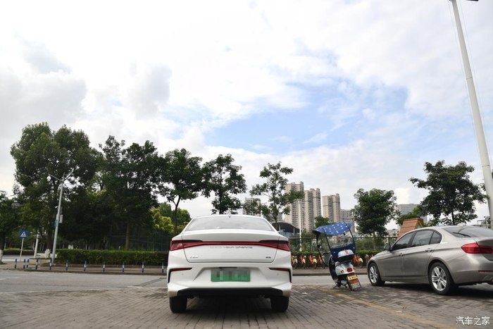  周末|周末和比亚迪e3一起，带孩子们出去玩儿！