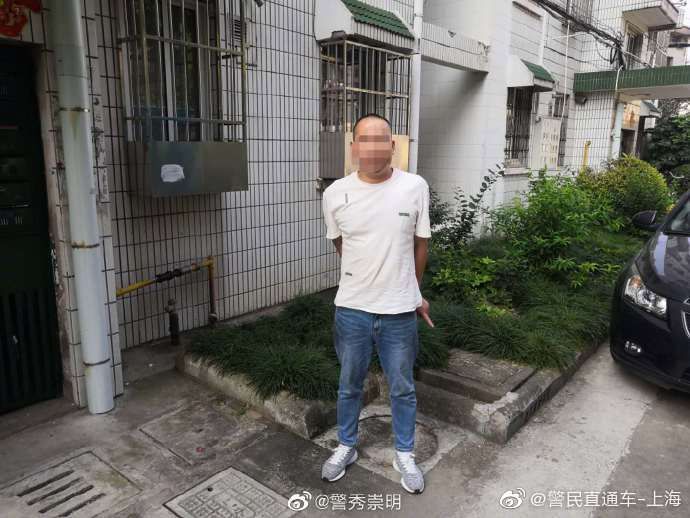 盗物|粗心大意未锁车，窃贼盗物民警抓