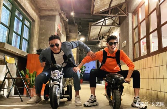  杨洋录|杨洋录综艺戴婴儿帽将自己塞进婴儿车，网友:失传已久的缩骨功?