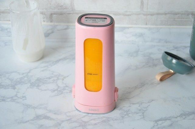  酸甜|天热，雪糕就在家自己做吧！就用水果加酸奶，酸甜解暑，低糖低脂