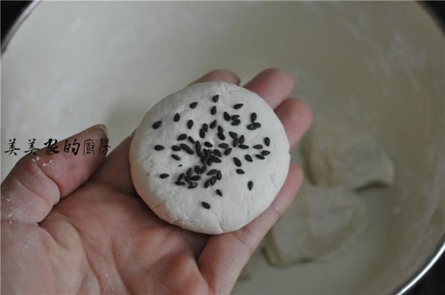  喜欢|早餐，儿子迷上了这个，10分钟出锅，3分钟光盘，比韭菜饼好做