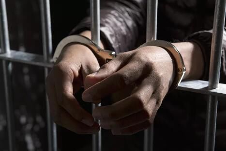 周某|民警给小偷打电话，事后竟遭骚扰电话轰炸，还被挑衅“约架”