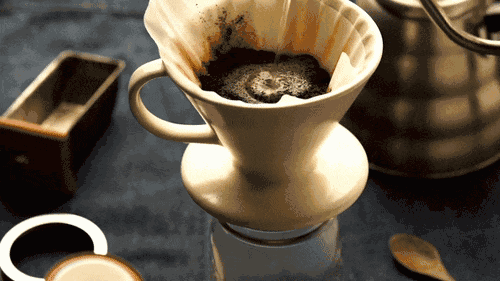 星巴克|为啥肯德基咖啡只卖十几块,星巴克价格却翻了两三倍?看完扎心了