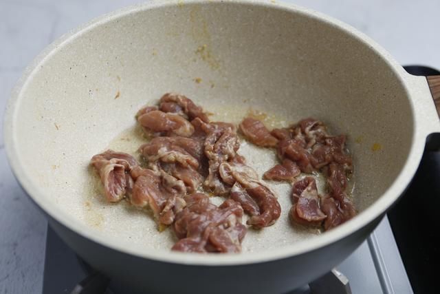 孩子|这菜是传统名菜，荤素搭配，营养丰富，孩子超爱吃