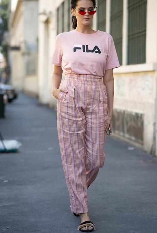 舒适|最近火了一种穿搭，叫“阔腿裤+拖鞋”，舒适自在，时髦精都在穿