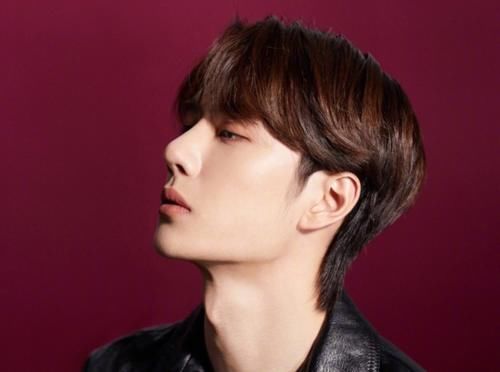  东西|王一博失去“香菜”后，看清粉丝手上拿的东西时，我笑了