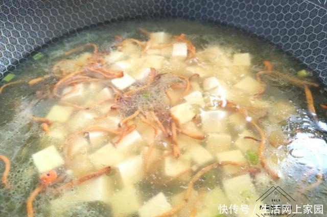 常喝|秋天,宁可不吃肉也要常喝这碗汤,3块钱煮一锅,赛过排骨汤