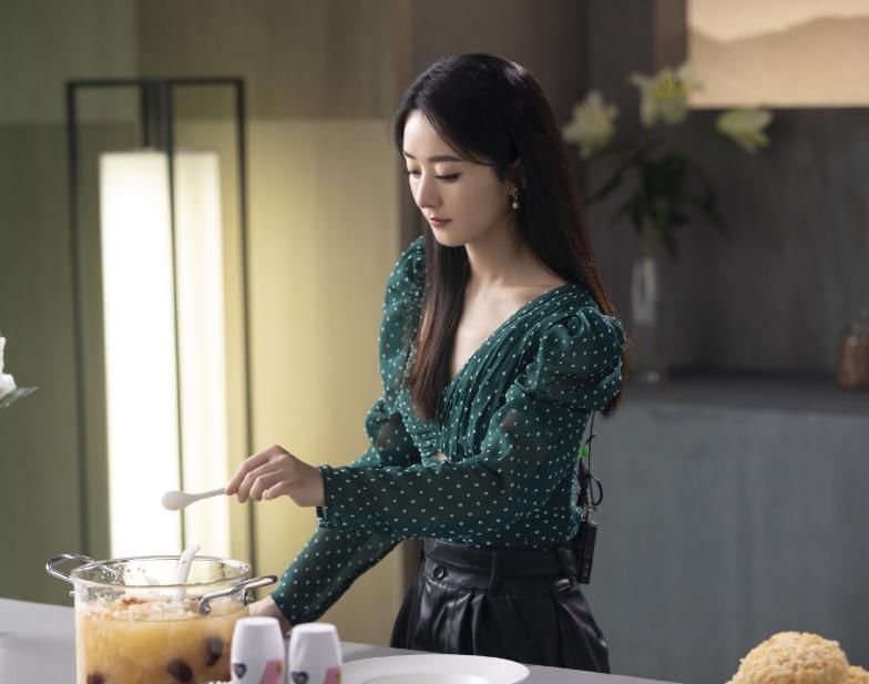  中餐厅|赵丽颖做“小炒黄牛肉”，光看《中餐厅》晒照，口水都流下来了