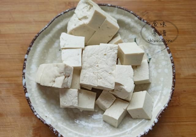  经典|鸭血的经典吃法，滑嫩入味，吃多少次都不会觉得腻，上桌迅速光盘