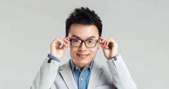  吐槽|脱口秀演员思文程璐，两人官宣离婚，思文：前夫成了兄弟