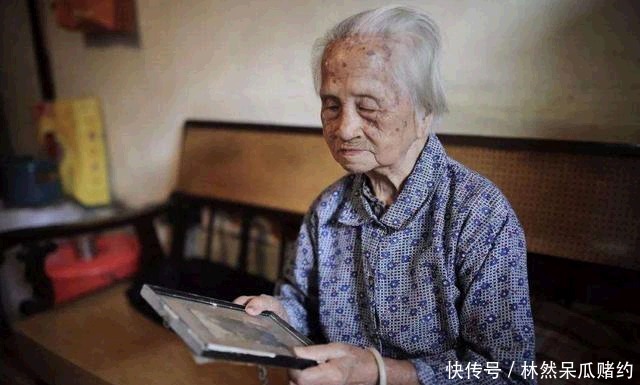 封建时代|封建时代的“自梳女”:新婚之夜身穿连体衣,手握大剪刀