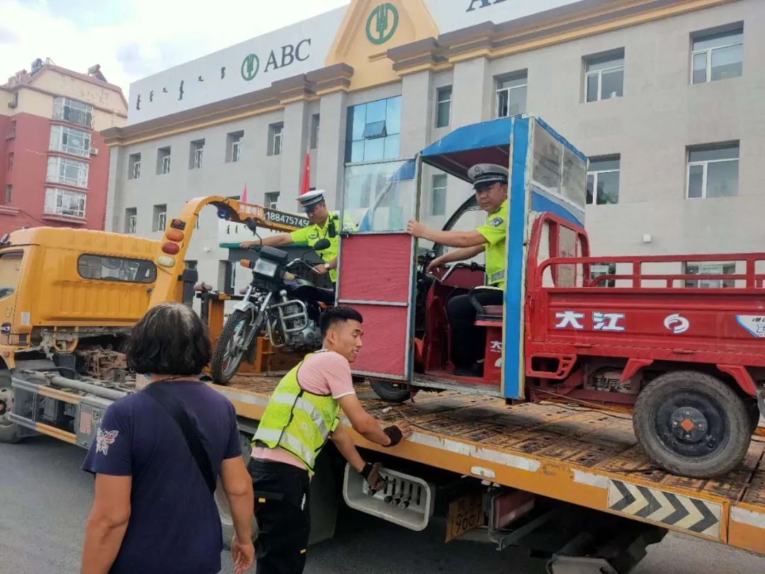 大队|霍市交管大队重拳整治乱停乱放等交通违法行为