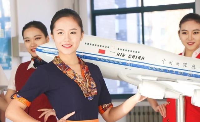 空乘|盘点空姐不能为乘客做的那些事！