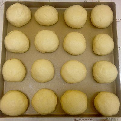 松软|淡奶油椰香肉松软面包