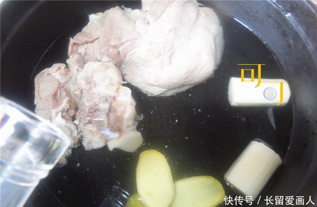 步骤|肉香满溢的蹄髈烧法,笋干和木耳更受欢迎,炖一锅一家人吃两餐