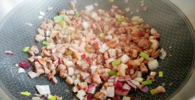  夏天|夏天别错过这菜，清热解毒，还能入药，常吃提神杀菌、降压护心脏