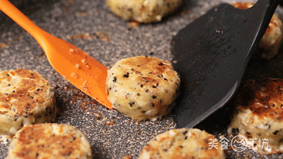 上瘾|这饼一吃就上瘾,后悔没早点做,比月饼还香