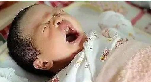 记得|谨记：三伏天记得给娃盖好2部位，天热也得坚持，别让娃小病不断