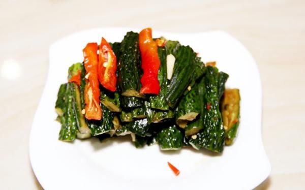 黄瓜|腌黄瓜时，直接用盐腌是大错特错，多加一步，黄瓜咸香脆爽，特香