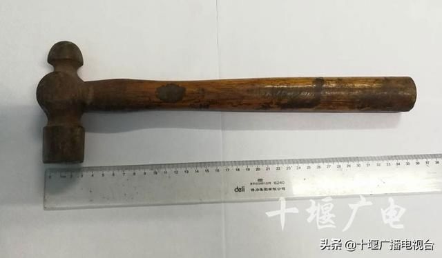  刑拘|十堰男子酒后连砸5辆车被刑拘 酒醒过后追悔莫及