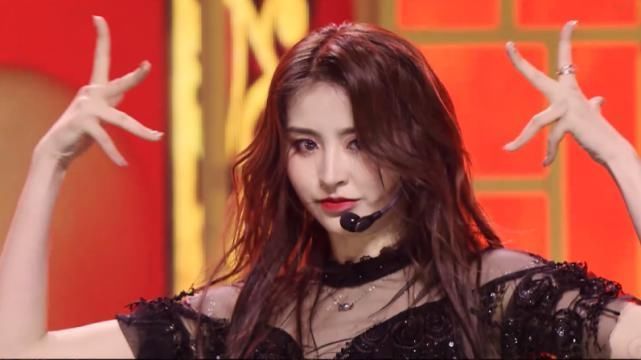  区别|同做ending动作，看看训练生再看看Lisa，才知道学员跟导师的区别