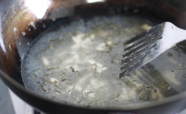  简单|儿时记忆中的那碗面，做法很简单，味道很鲜美