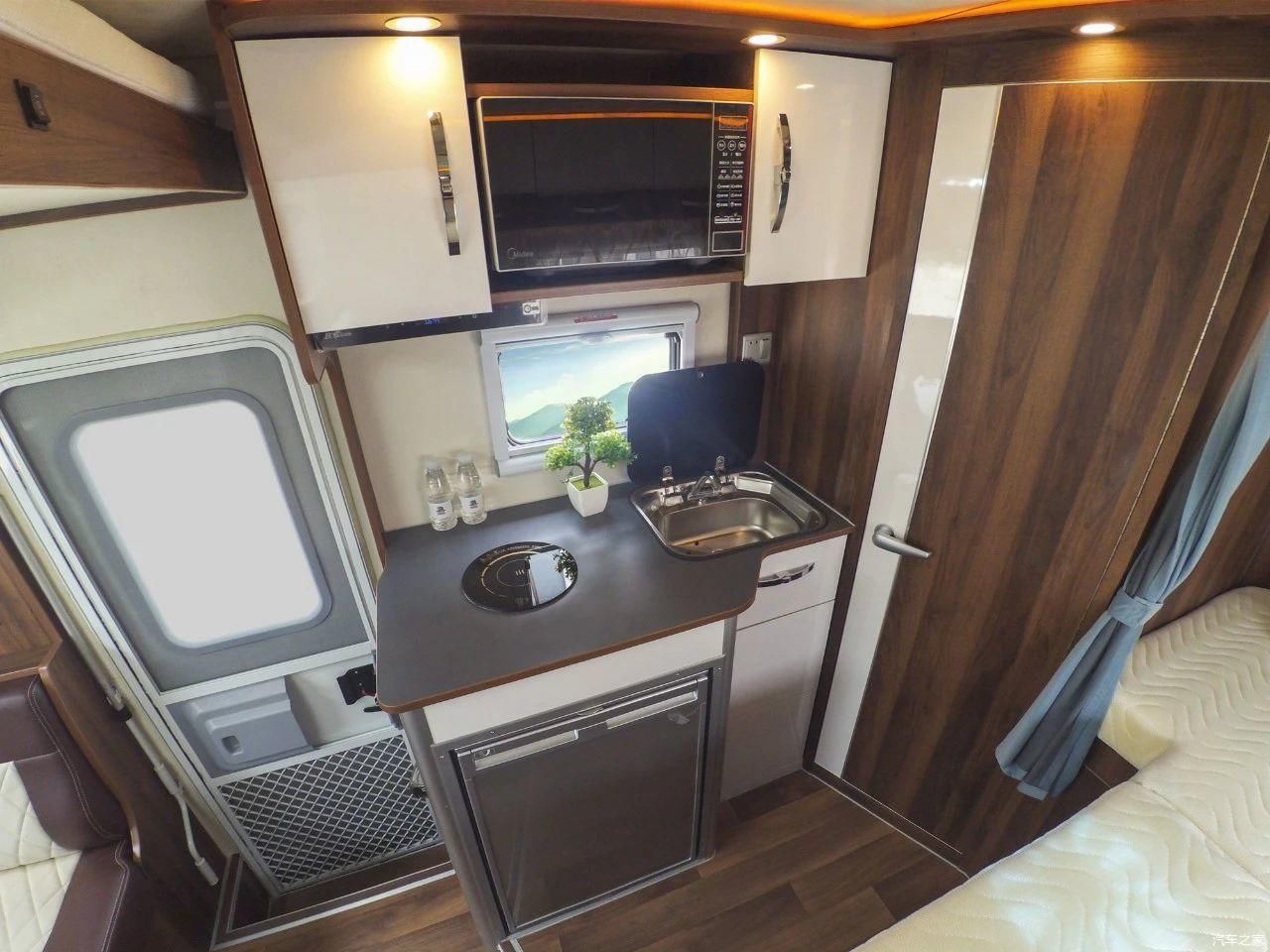  升级版|注重细节工艺，升级版新星依途T600-风尚款房车45.8万起