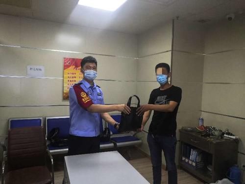  汇票|旅客遗失90万元汇票 铁警15分钟帮其寻回