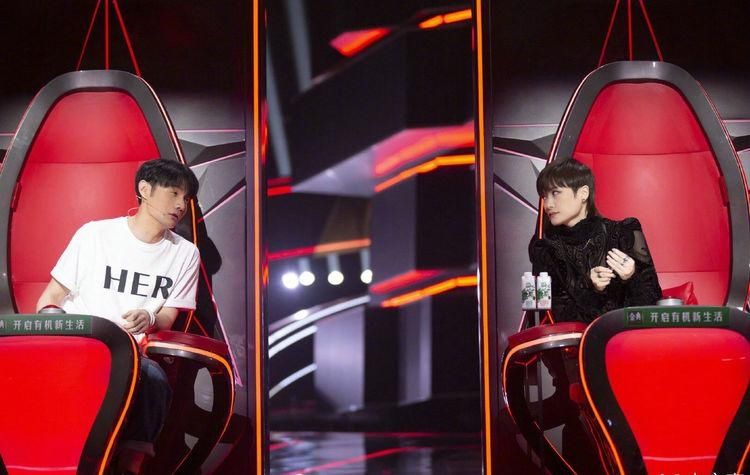  差别|《好声音》镜头频繁对准一个观众，看清正面后，原来是明星脸