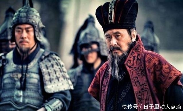 临死前|吕布临死前大喊六个字,道出刘备一个秘密,可惜曹操不明白,放虎归山