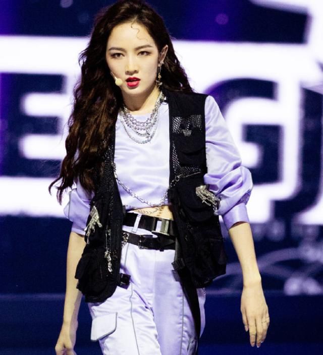  金莎|《浪姐》复活赛名单已出，吴昕把淘汰卡做纪念，怎料成功复活