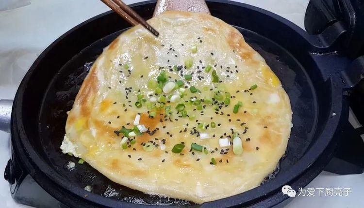  学会|烙饼这么做太香了，开水一烫，张张柔软又劲道，学会天天不起早