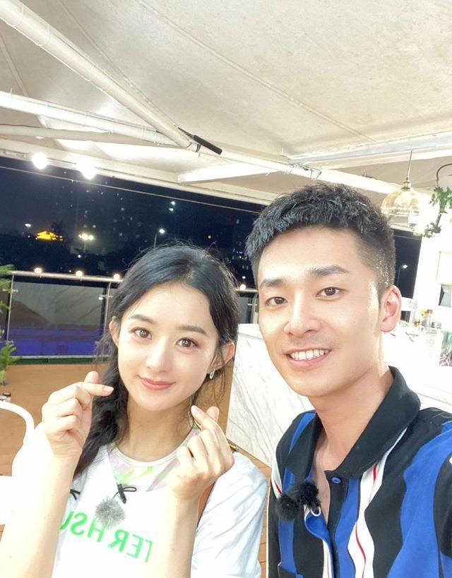  相机|赵丽颖《中餐厅》路透曝光，别人相机中的颖宝，嘟起小嘴真是可爱