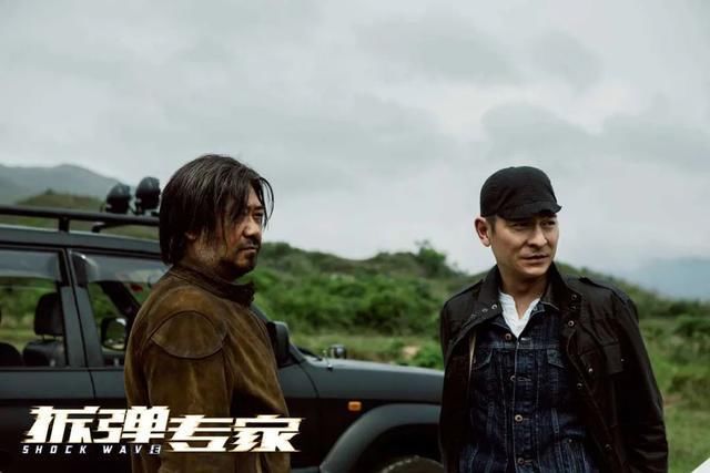 复工|复工后率先宣布进军贺岁档！《拆弹专家2》凭什么？