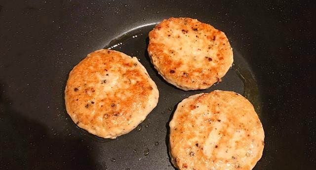 长胖|它是鸡身上的一大块肉,却被人嫌弃,教你4种做法,好吃还不长胖