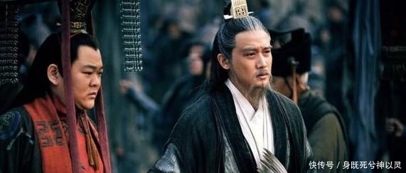 刘禅|司马昭为何不杀阿斗?刘禅门匾上的三个字救了他,反着念就明白了