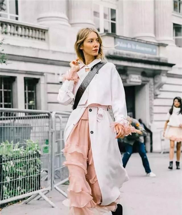  适合|早秋穿风衣怎么搭才好看？这5种“内搭”请收好，上班日常都适合