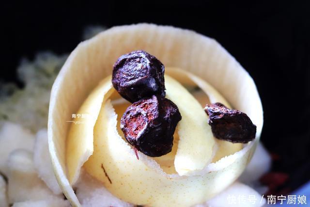 梨子|梨子别再生吃了,拿来和银耳炖汤,每天喝一碗,清热润肺、去秋燥