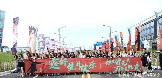 生日|谢霆锋的40岁生日太奢侈了,他的父亲也不在