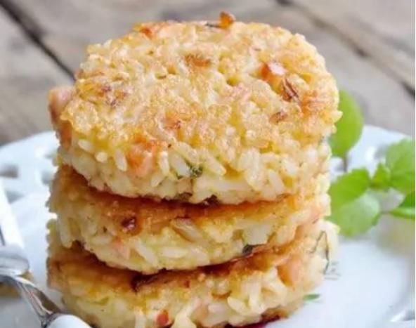 美食|精选美食:香煎丝瓜、大葱酱面、蔬菜米饭饼、扇贝粉丝的做法