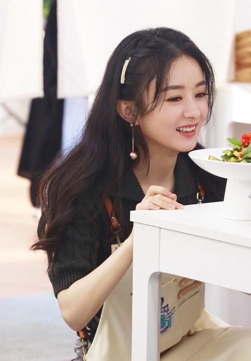 担当|张亮一己之力成中餐厅搞笑担当,一句话令赵丽颖当场喷饭