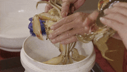 膏蟹|8月这些海鲜正当季!简单用蒜蓉蒸,只需3步,几分钟就能吃!