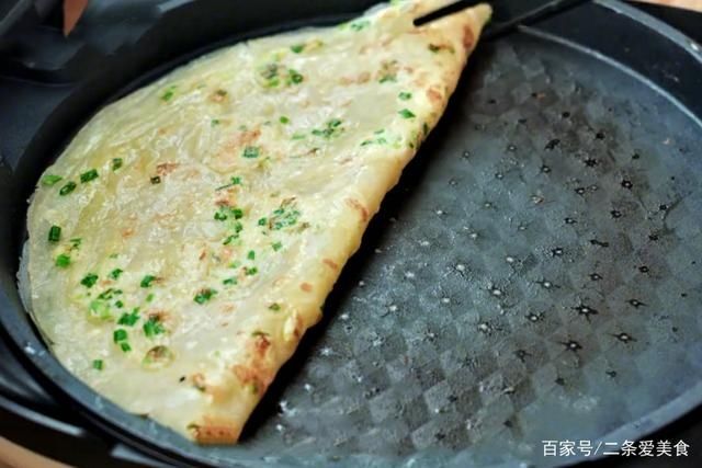 营养|入秋后,教你做懒人鸡蛋饼,手不沾面,简单一搅,暄软劲道又营养