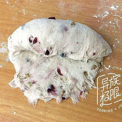  蔓越|蔓越莓鲜葡萄汁软欧包