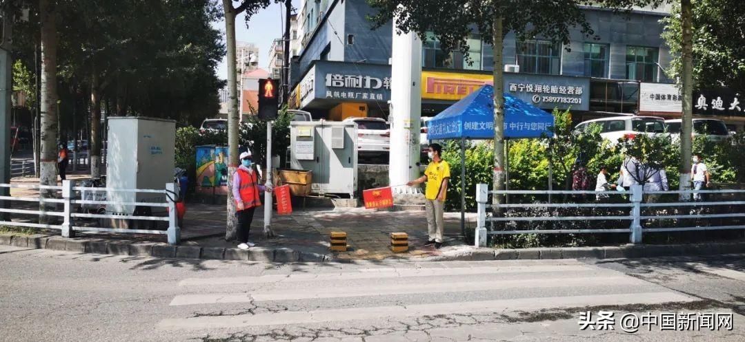 营造|美团外卖骑手变身文明行为大使，携手交警部门营造良好通行环境