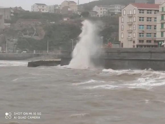 黑格|意外爆发！台风黑格比今夜巅峰强度登陆，上海明后天大风大雨。