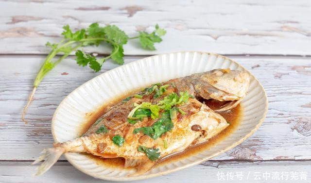 不破|分享煎鱼小妙招,跟着我这样做,煎好的鱼皮不破,鱼肉鲜香味美